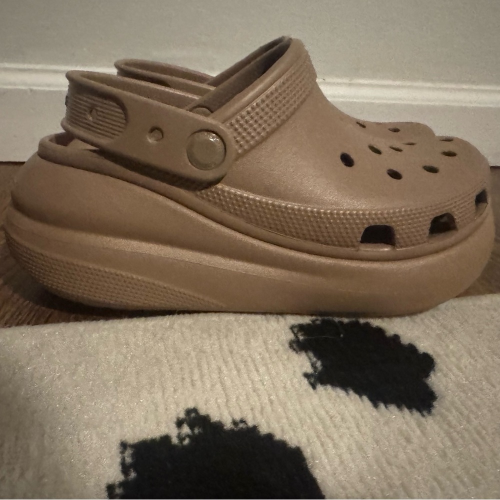 Womens Tan Crocs
